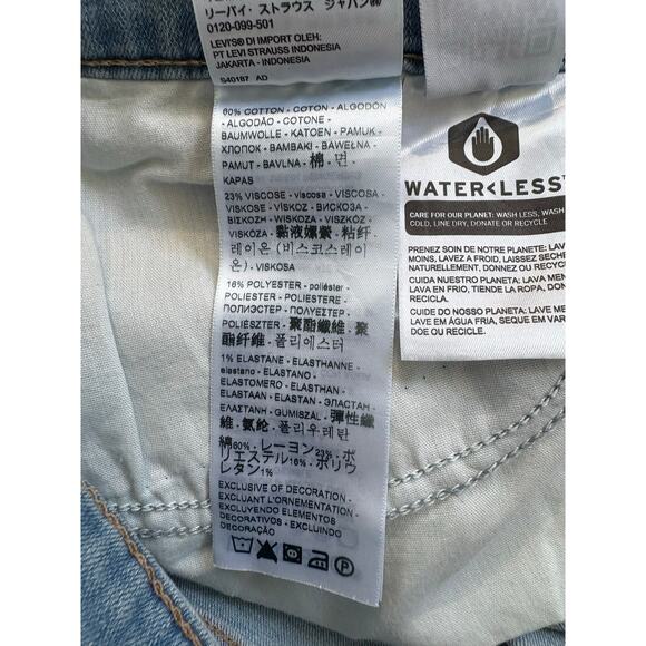 Levi's Women's Classic Boot Cut Jeans Blue Size 24W Denim Light Medium Wash - Picture 7 of 9